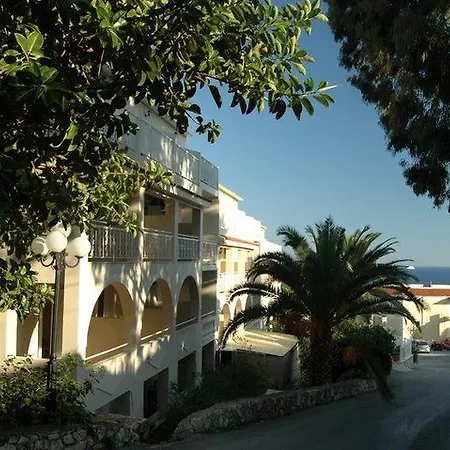 Commodore فندق 3*